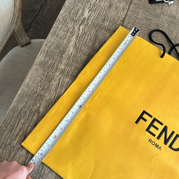 FENDI ROMA PAPPER SHOPPING BAG VERY LARGE - Picture 8 of 17
